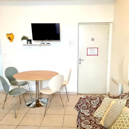 Appartement 4 Voyageurs Avec Terrasse Wifi Carcassonne
